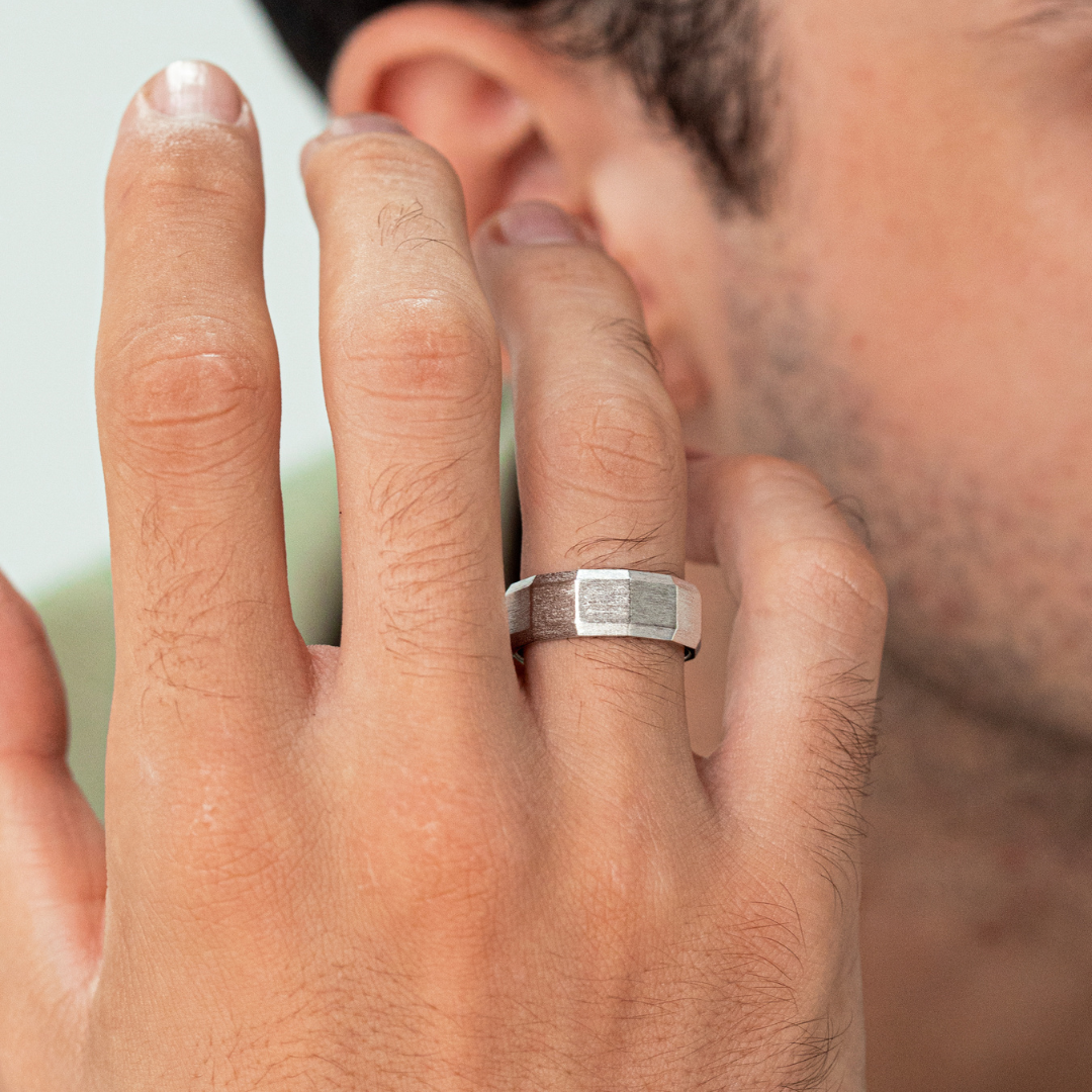 ALEXANDER LYNGGAARD Facet Ring 8mm Brushed Rings